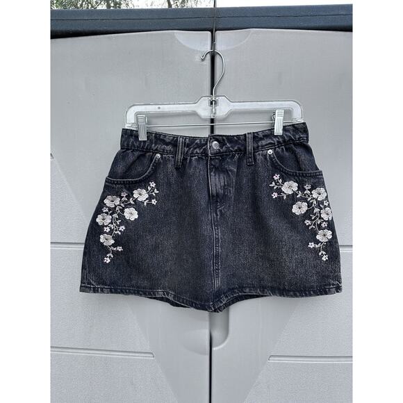 Y2K Floral Embroidered Washed Black Denim Mini Skirt Best For Sz 6 Boho Retro - Picture 4 of 9